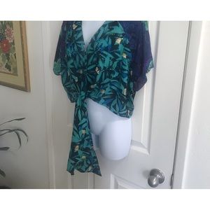 Vintage Tropical Print Blouse w/ sequin detail.  SZ L EUC
